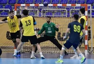 صدرنشینی استقلال و شکست سایپا در هفته هفدهم