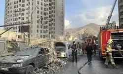 هنرمند خوشنویس: هنرمندان جان‌آگاه، قلم‌ و قلموها را برافرازند