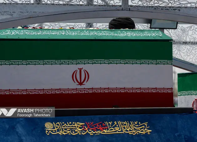 پیکر مطهر رهبر شهید برای آیین تشییع به قم منتقل شد
