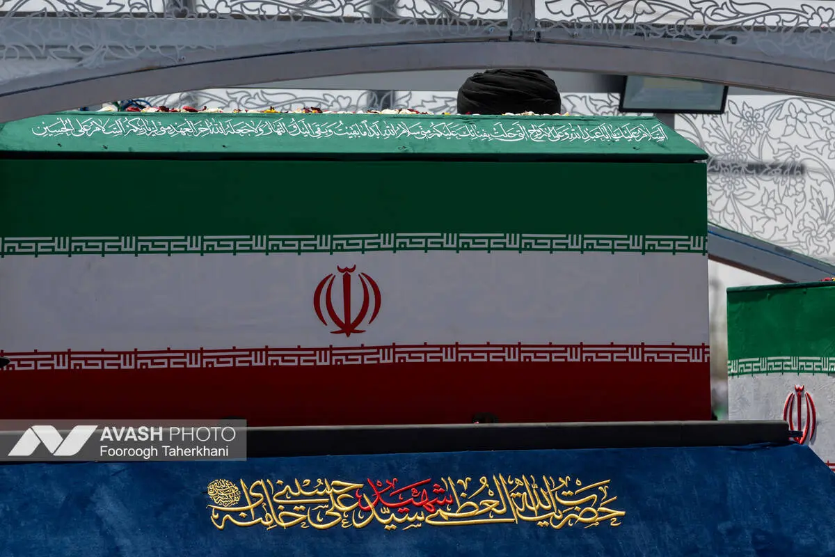 پیکر مطهر رهبر شهید برای آیین تشییع به قم منتقل شد