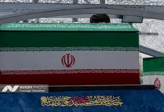 پیکر مطهر رهبر شهید برای آیین تشییع به قم منتقل شد