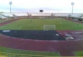 نور ورزشگاه انقلاب کرج همچنان مشکل دارد