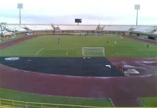 نور ورزشگاه انقلاب کرج همچنان مشکل دارد