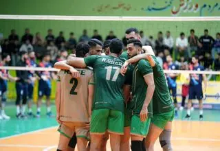 یک بازی، چهار کارت قرمز و حاشیه‌های ادامه‌دار