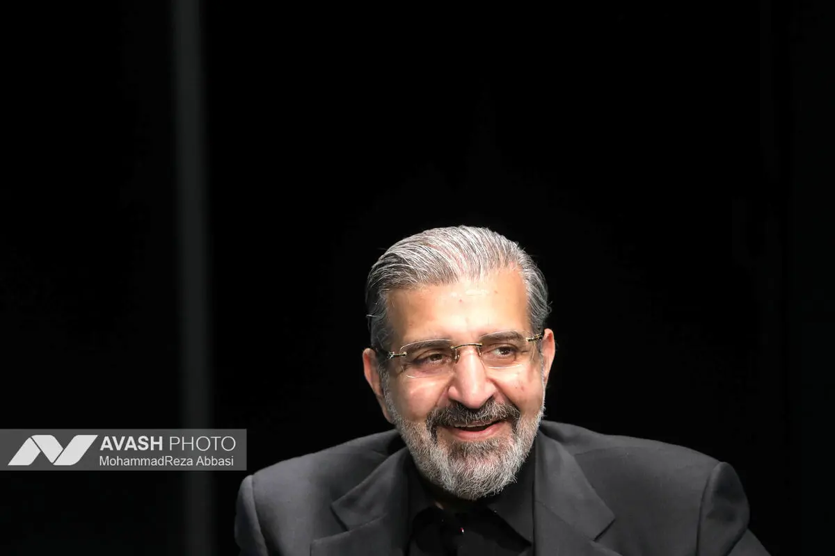 بازدید صادق خرازی از خبرگزاری آوش