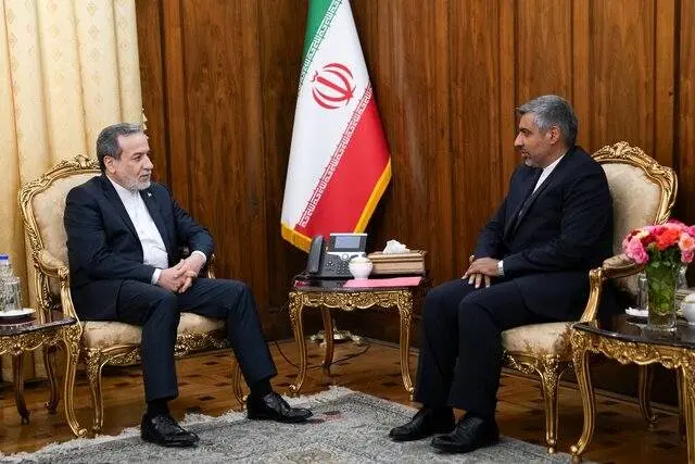 دیدار سفیر جدید ایران در مونتهویدئو با عراقچی
