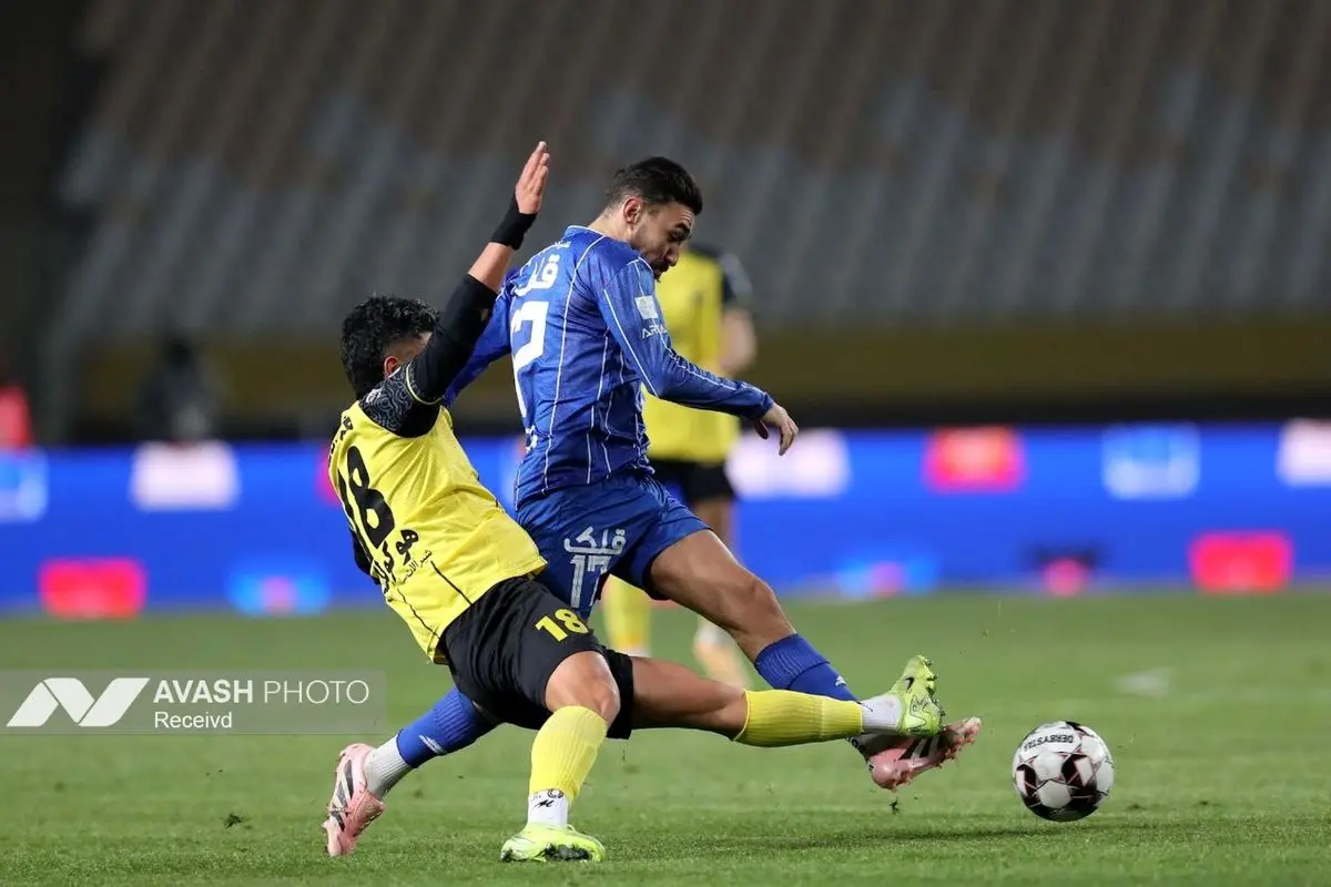 لیگ برتر فوتبال ؛ سپاهان و استقلال