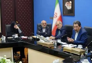 تولید خودرو و خودروهای وارداتی همانند سال گذشته در حال انجام است