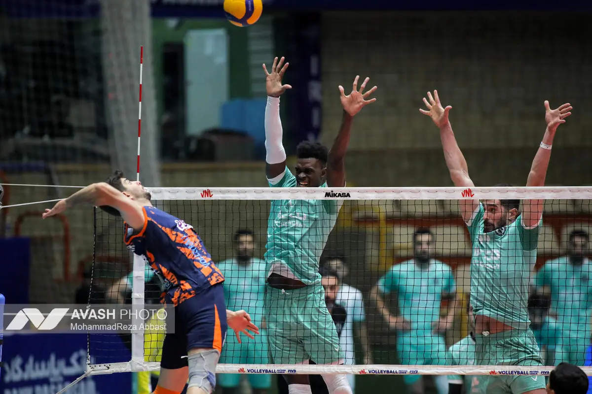 دیدار تیم های والیبال پیکان تهران و سایپا تهران