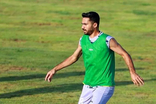 هافبک سپاهان جراحی کرد