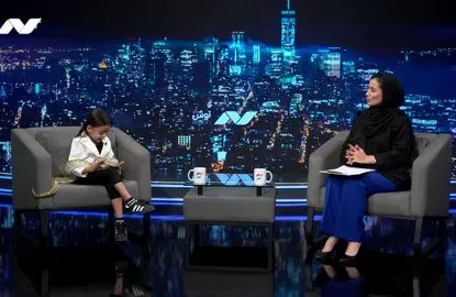 دختر 4 ساله‌ای که هم‌بازی حیوانات است