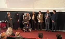 پدرم را از پای درآوردند؛ نمی‌گذارند برادرم کار کند