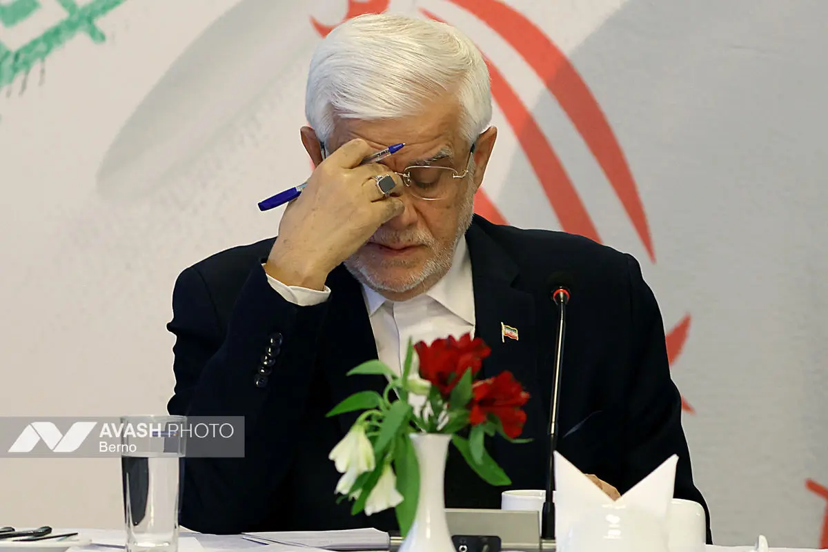 نشست جمعی از هنرمندان با معاون اول رئیس جمهور