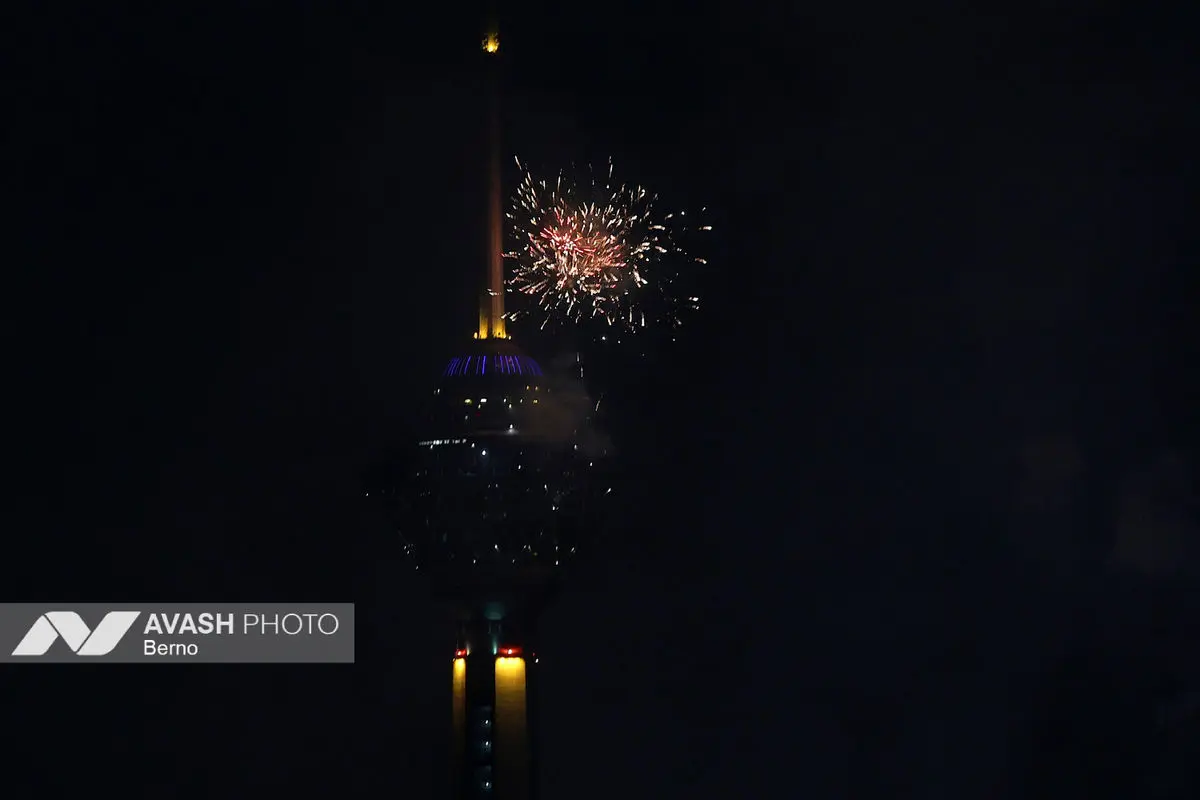 نور افشانی در شب سالگرد پیروزی انقلاب اسلامی