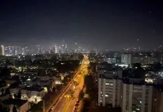 تصاویری از ستون دود در پی انفجار دقایقی پیش در حوالی مهرآباد تهران