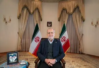 ما از نظر گاز و انرژی دوّمین کشور هستیم ولی گاز صنایع، پتروشیمی‌ها و کارخانه‌ها را قطع می‌کنیم