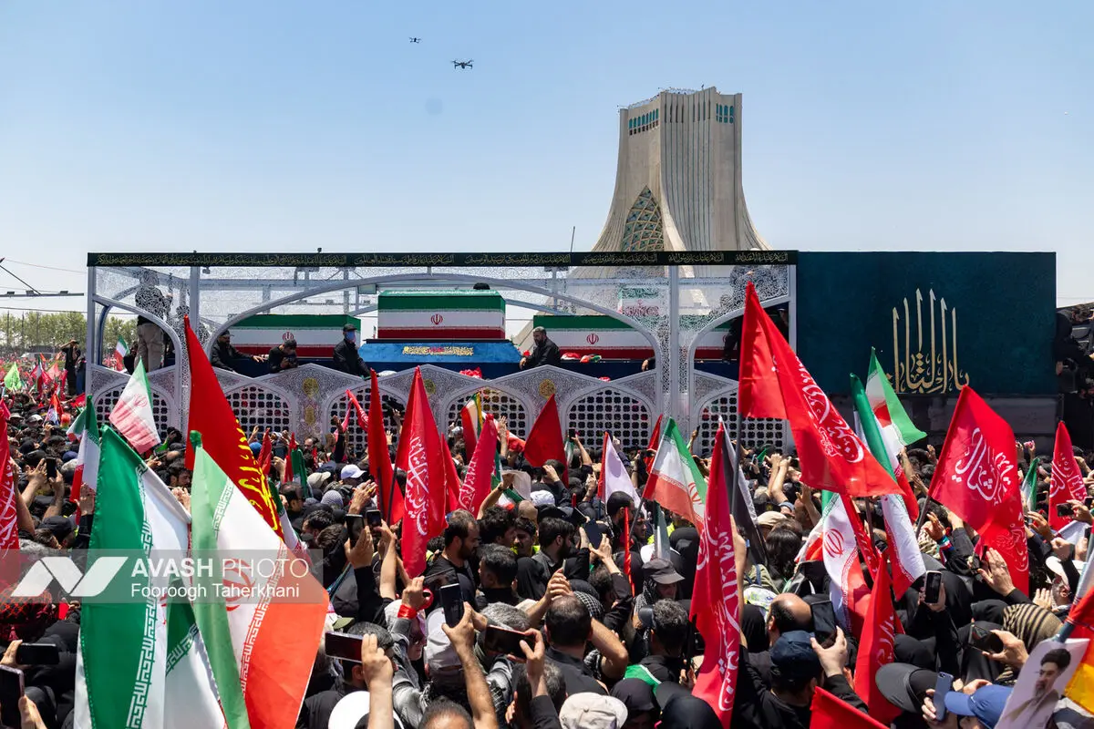 مراسم تشییع پیکر مطهر رهبر شهید انقلاب در تهران - ۴