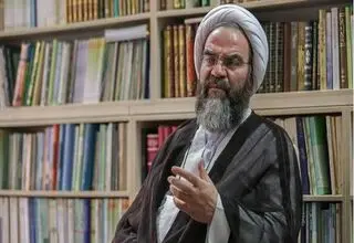 انتقاد حسینی قمی از دفتر آیت الله نوری همدانی از عملکرد صداوسیما/ اگر پیرو پیامبر اسلام(ص) هستیم، باید در رفتار خود با مردم بر رحمت تکیه کنیم 