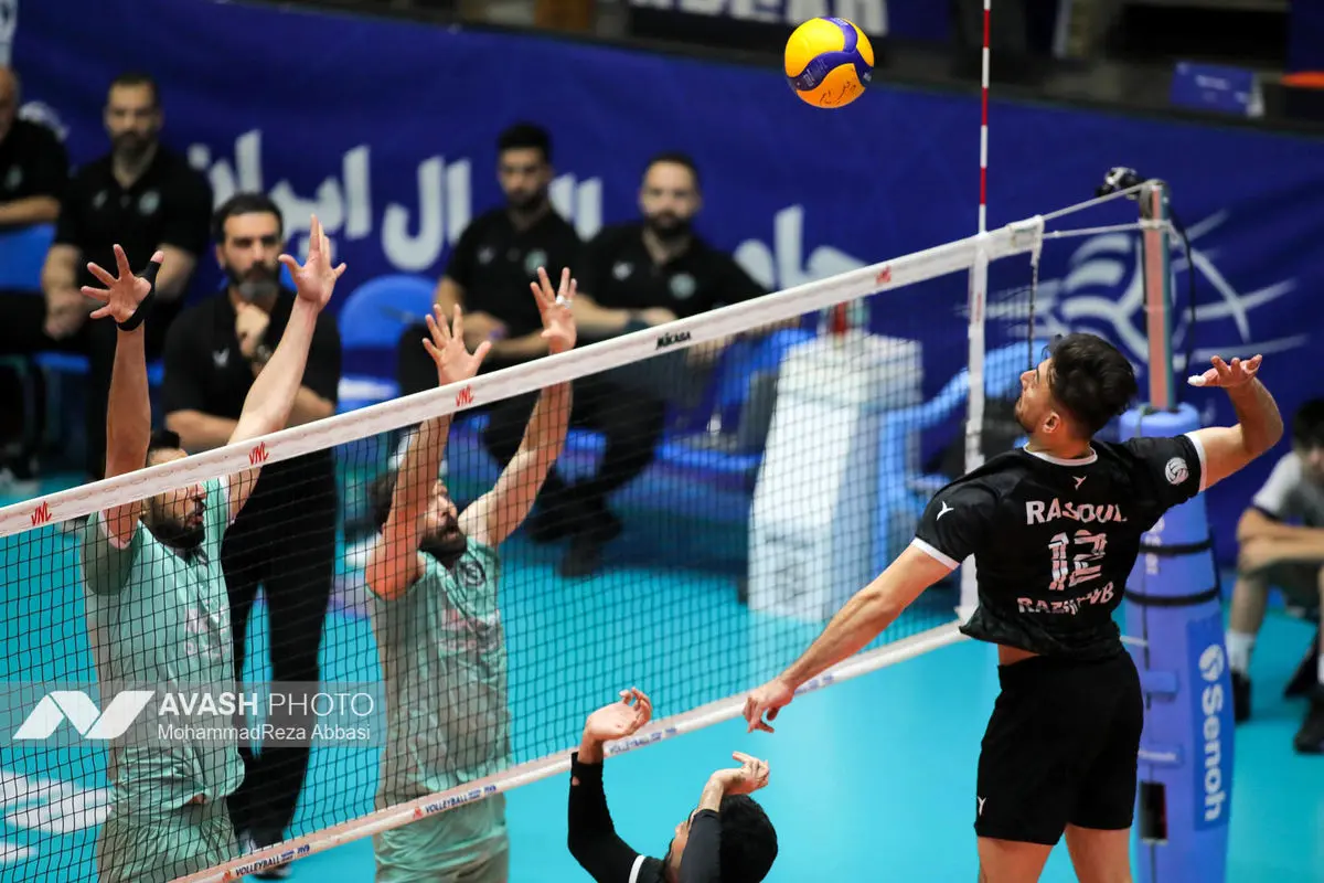 دیدار تیم های والیبال پیکان تهران و رازین پلیمر
