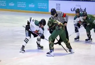 تیم هاکی روی یخ نزاجا فلفل‌های روسی را شکست داد