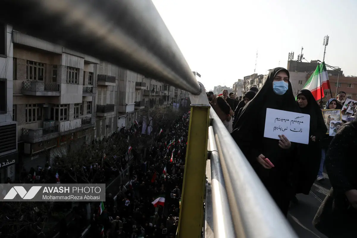 تشییع پیکر ۳۵ شهید جنگ رمضان در تهران -۲