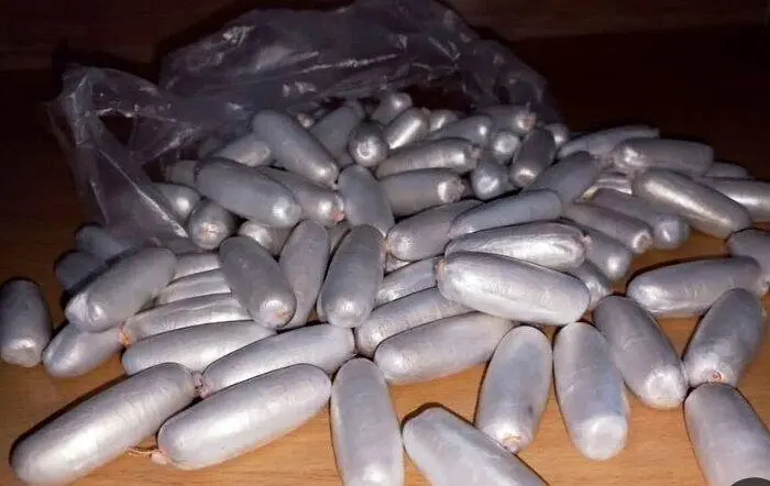 کشف یک کیلو و ۷۸۰ گرم مواد مخدر از معده ۲ قاچاقچی