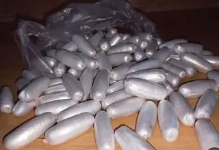 کشف یک کیلو و ۷۸۰ گرم مواد مخدر از معده ۲ قاچاقچی 