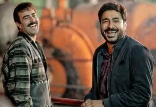 «جهان مبهم هاتف»، روایت جوانان و تلاش‌هایشان برای رسیدن به موفقیت