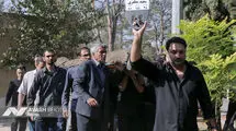 مدیران نیامدند؛ سعید مظفری روی دوش مردم و همکاران تشییع شد