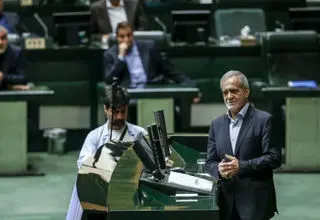 پزشکیان: مهر ماه آب نداشتیم/یک جا را درست می کنیم 10 جای دیگر صدمه می‌بیند