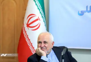حضور محمدجواد ظریف در نمایشگاه بین‌المللی کتاب تهران 