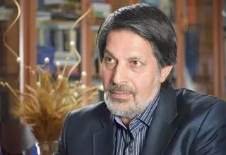 عمادالدین باقی: قدرت‌ها حقوق بشر را در خدمت خود می‌خواهند 