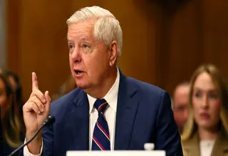 سناتور جنگ‌طلب آمریکایی که حامی حمله به ایران است، عازم اراضی اشغالی می‌شود