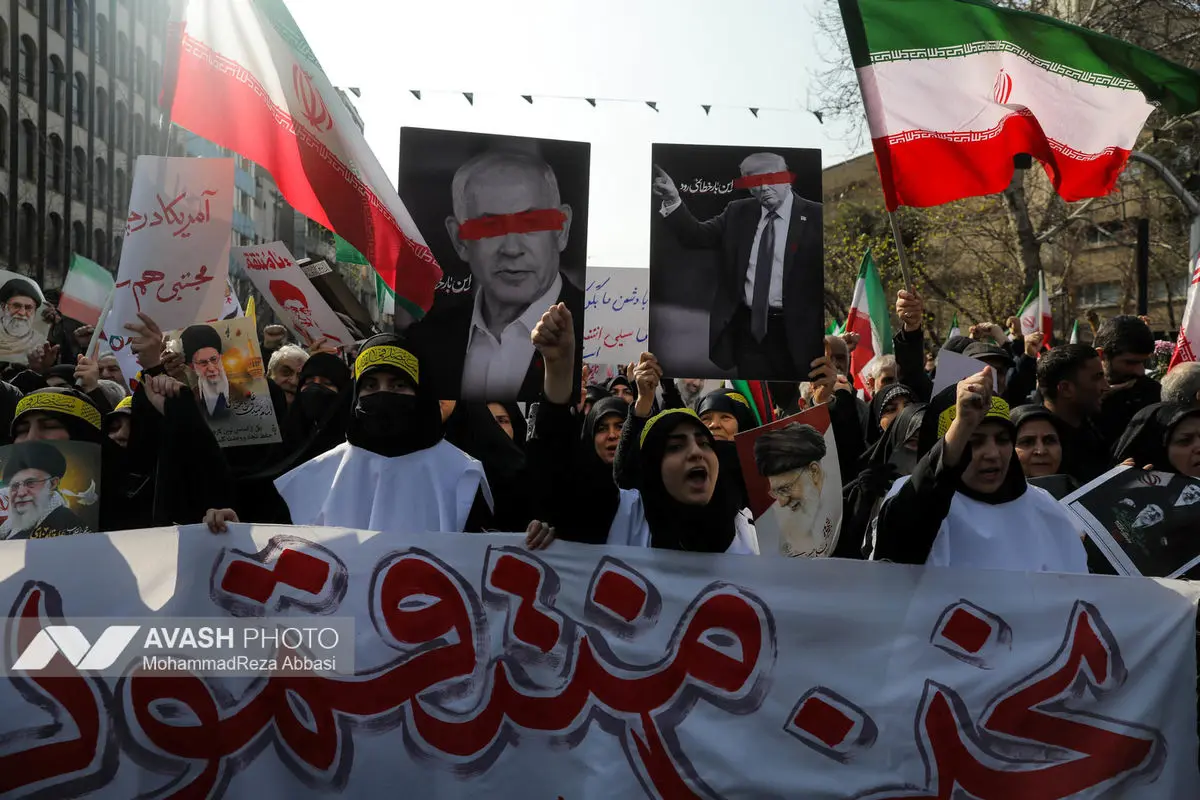 تشییع پیکر ۳۵ شهید جنگ رمضان در تهران -۲