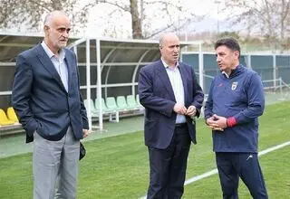 آبروی فوتبال ایران را برده‌اند؛ قلعه نویی دیگر اقتدار ندارد! 