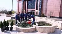 درختکاری جامعه ورزش در کمیته ملی المپیک به یاد رهبر انقلاب و شهدا