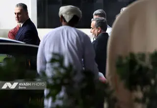 مذاکرات برای مشورت هیات‌ها متوقف شد