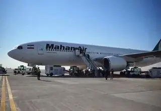هواپیمای حامل پیکر رهبر شهید فرودگاه نجف را به مشهد ترک کرد
