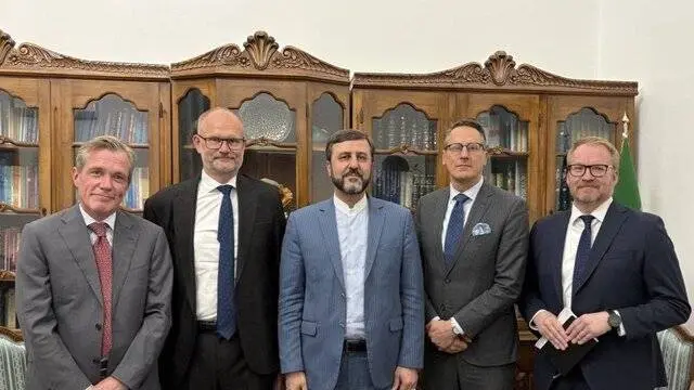 گزارش غریب‌آبادی از رایزنی‌های دیپلماتیکش در تهران 