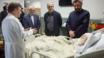عیادت دکتر پزشکیان از حضرت آیت‌الله العظمی نوری همدانی