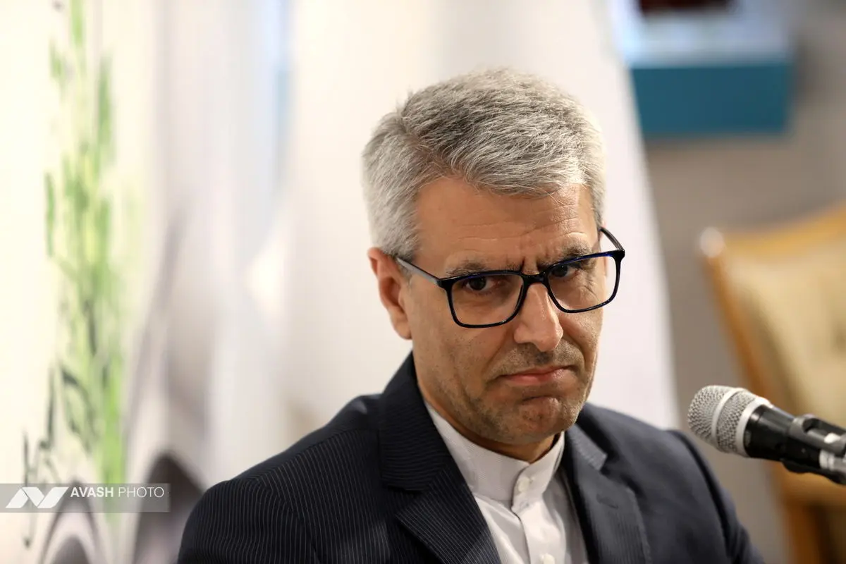 حضور اسماعیل بقایی در نمایشگاه کتاب تهران