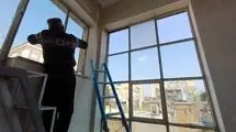 شیشه‌های منازل مسکونی آسیب دیده بازسازی و تعویض می‌شود