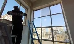 شیشه‌های منازل مسکونی آسیب دیده بازسازی و تعویض می‌شود