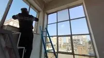 شیشه‌های منازل مسکونی آسیب دیده بازسازی و تعویض می‌شود
