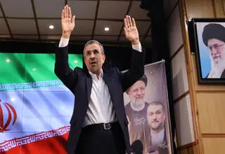 احمدی‌نژاد به شهادت نرسیده است