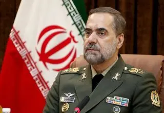 امیر آشتیانی: برای 10 سال جنگیدن تجهیزات داریم