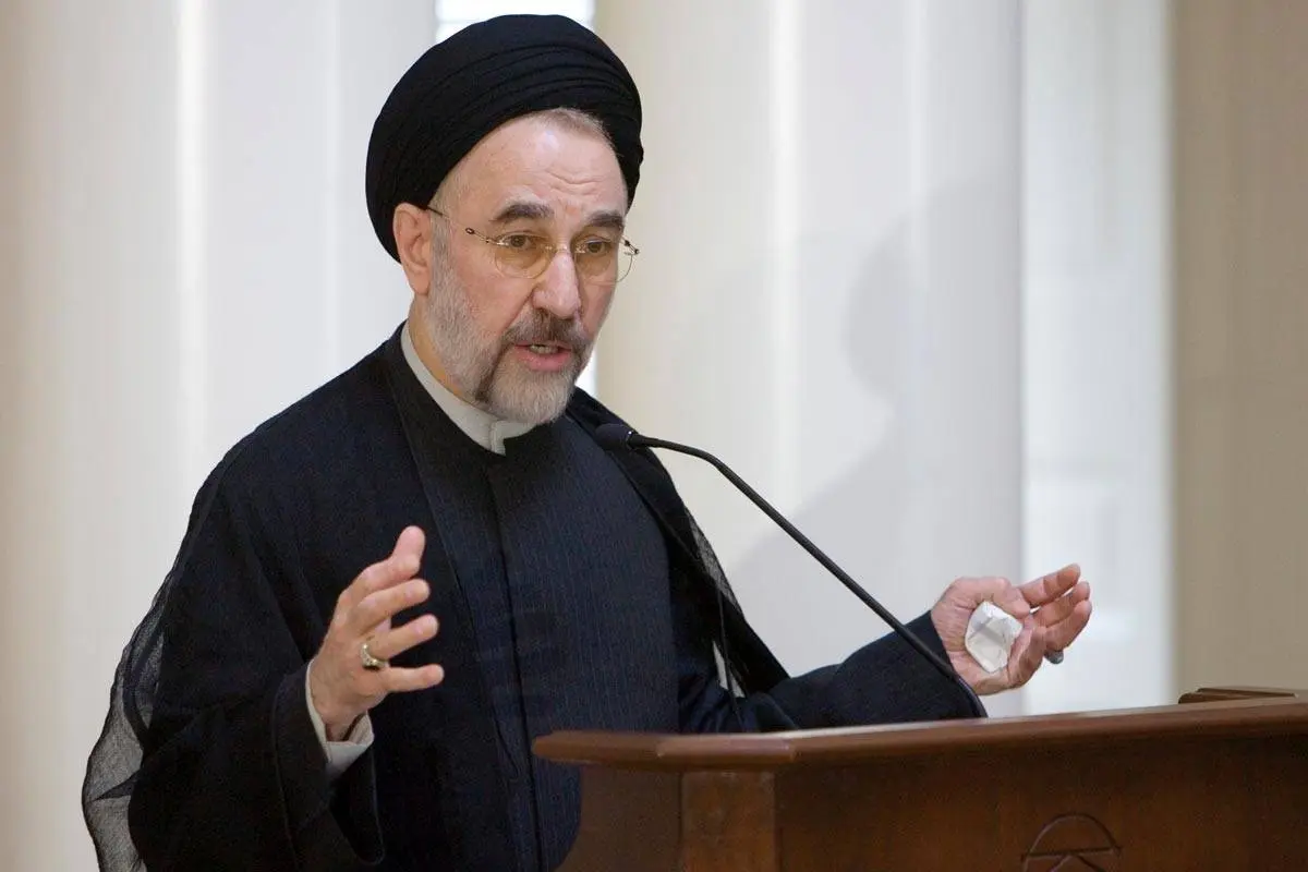 خاتمی: درست نیست صدای بلند در اختیار کسانی باشد که تحریم را نعمت میدانند