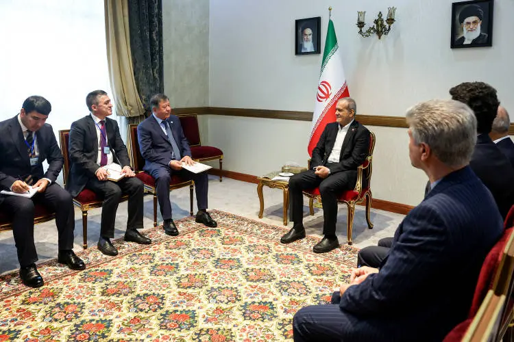 پزشکیان: ایجاد پول مشترک در منطقه میتواند به توسعه اقتصادی کمک کند