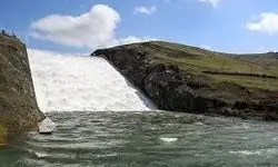 یک سد بزرگ در غرب کشور سرریز کرد