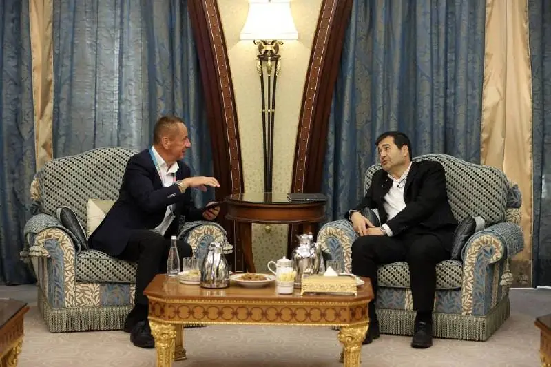 وزیر ورزش و رئیس فدراسیون جهانی قایقرانی با هم دیدار کردند